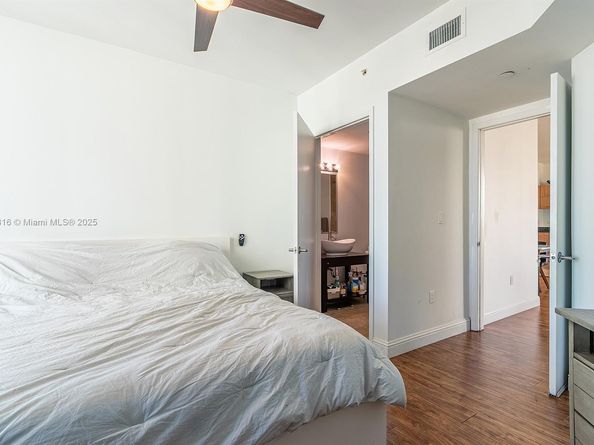 350 S Miami Ave 3914, Miami FL 33130