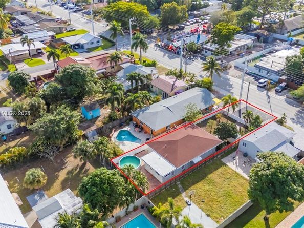 735 NE 38th St, Oakland Park FL 33334