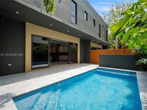 2960 W Trade Av, Coconut Grove FL 33133