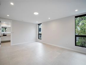 2960 W Trade Av, Coconut Grove FL 33133
