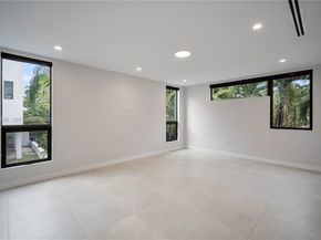 2960 W Trade Av, Coconut Grove FL 33133