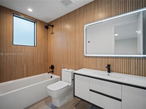 2960 W Trade Av, Coconut Grove FL 33133