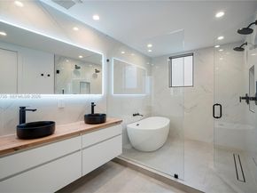 2960 W Trade Av, Coconut Grove FL 33133