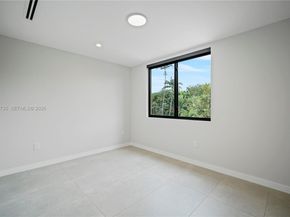 2960 W Trade Av, Coconut Grove FL 33133