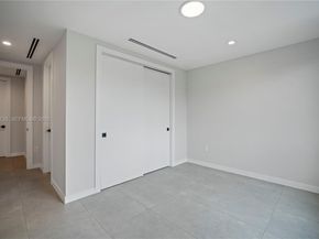 2960 W Trade Av, Coconut Grove FL 33133