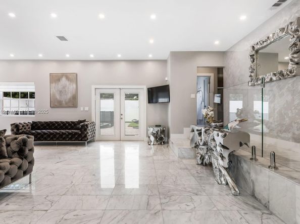 17415 NE 12th Ave, Miami FL 33162