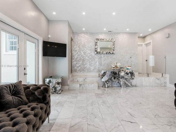 17415 NE 12th Ave, Miami FL 33162