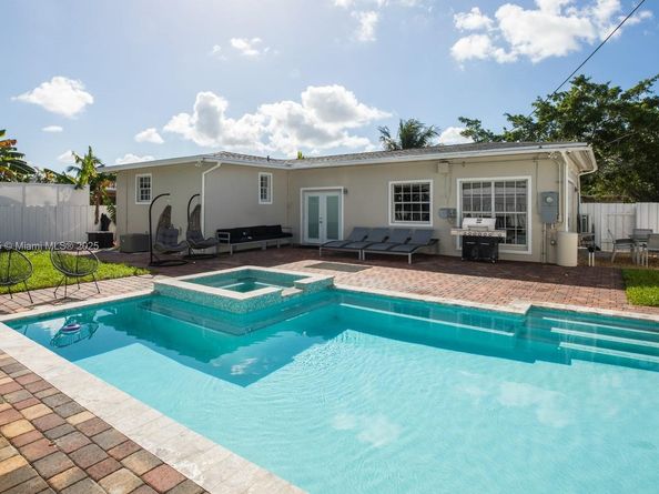 17415 NE 12th Ave, Miami FL 33162