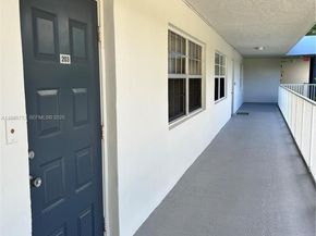 4280 Oaks Ter 203, Pompano Beach FL 33069