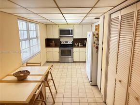 4280 Oaks Ter 203, Pompano Beach FL 33069