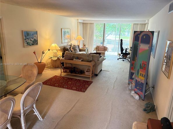 4280 Oaks Ter 203, Pompano Beach FL 33069