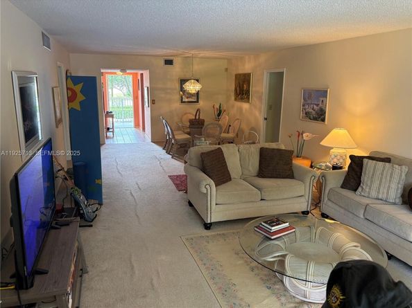 4280 Oaks Ter 203, Pompano Beach FL 33069