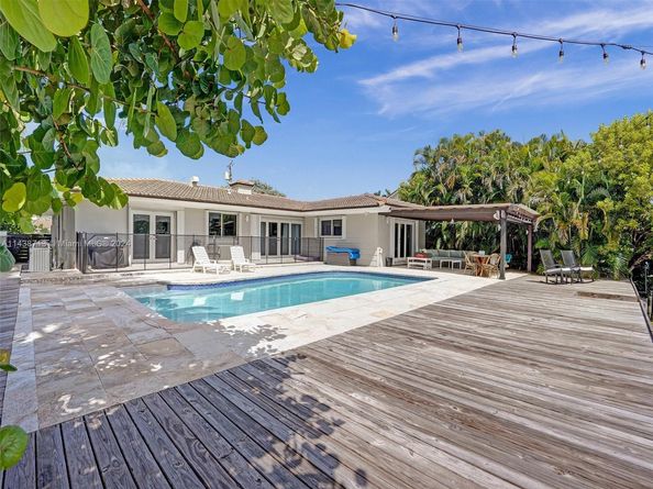 1912 NE 119th Rd, North Miami FL 33181