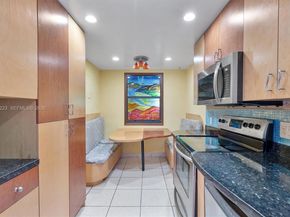 3860 NE 170th St 404, North Miami Beach FL 33160