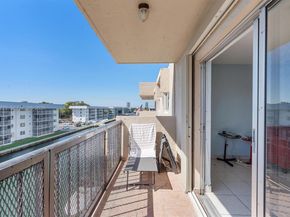 3860 NE 170th St 404, North Miami Beach FL 33160