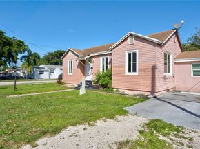 1023 N 25th Ave, Hollywood FL 33020