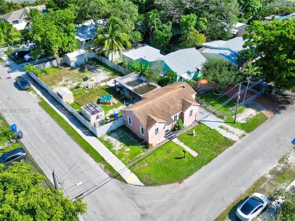 1023 N 25th Ave, Hollywood FL 33020