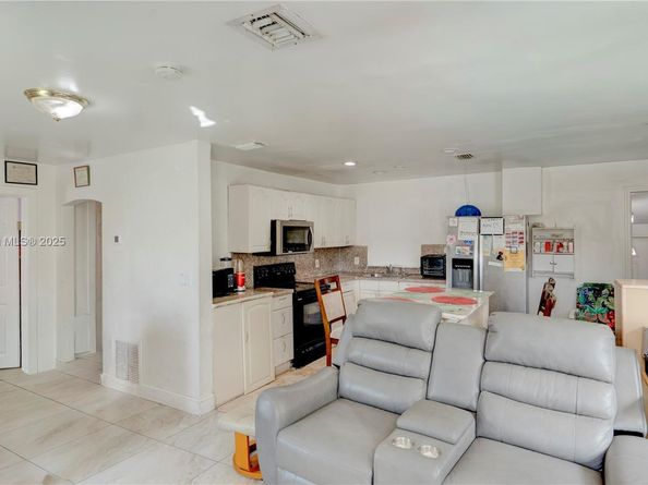 1023 N 25th Ave, Hollywood FL 33020