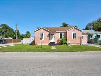 1023 N 25th Ave