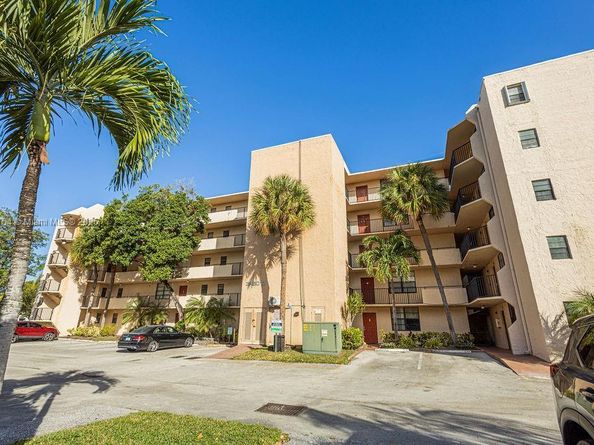 3450 Blue Lake Dr 305, Pompano Beach FL 33064