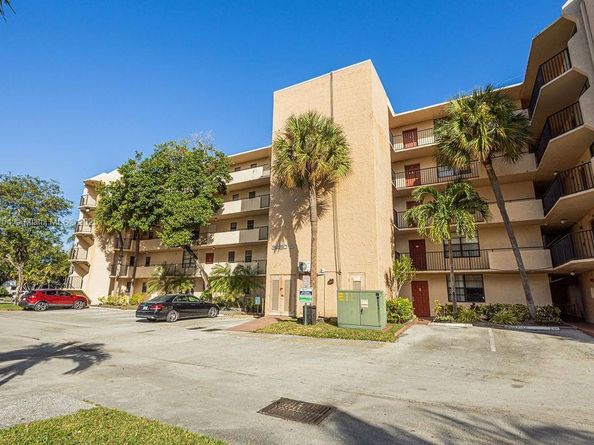 3450 Blue Lake Dr 305, Pompano Beach FL 33064