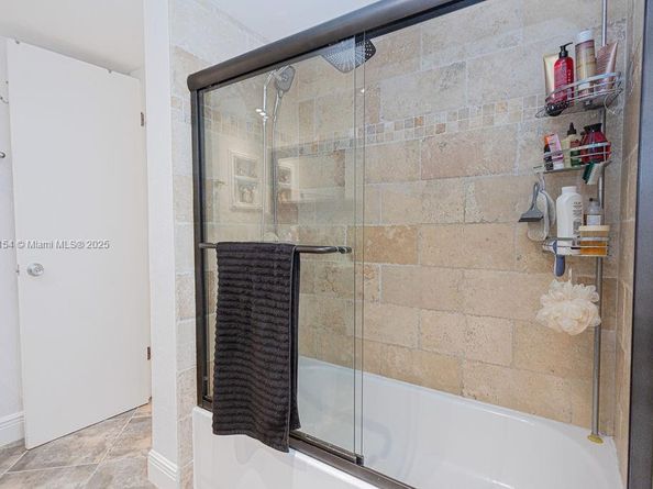 3450 Blue Lake Dr 305, Pompano Beach FL 33064