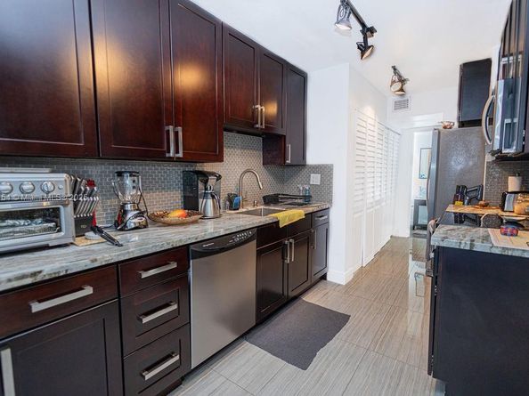 3450 Blue Lake Dr 305, Pompano Beach FL 33064