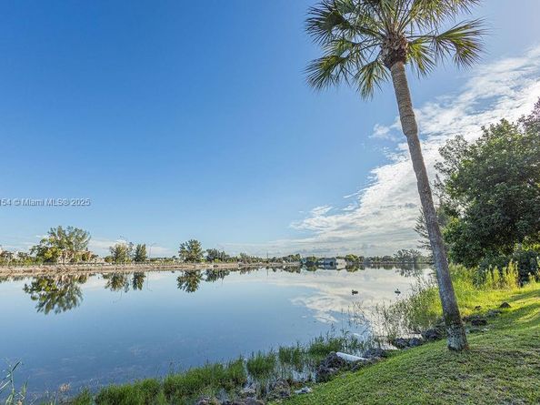 3450 Blue Lake Dr 305, Pompano Beach FL 33064