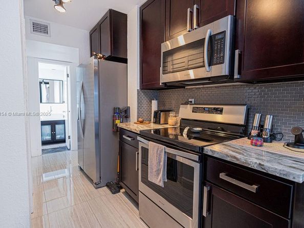 3450 Blue Lake Dr 305, Pompano Beach FL 33064