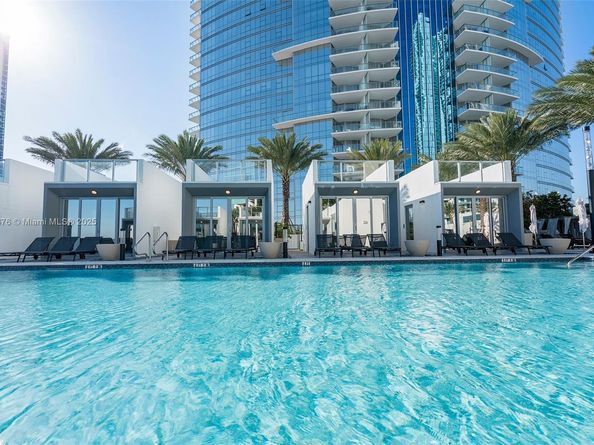 851 NE 1st Ave 3203, Miami FL 33132