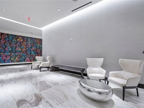 851 NE 1st Ave 3203, Miami FL 33132