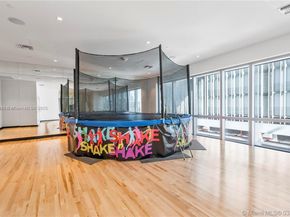 851 NE 1st Ave 3203, Miami FL 33132