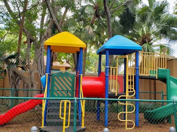 19555 E Country Club Dr 8108, Aventura FL 33180
