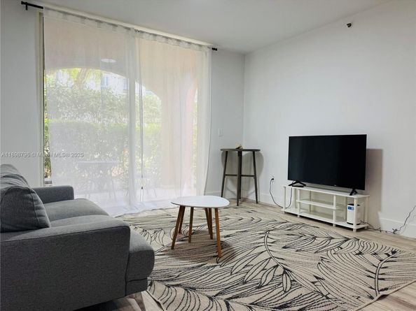 19555 E Country Club Dr 8108, Aventura FL 33180