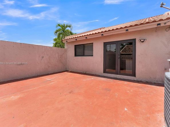 14711 SW 61st Ter, Miami FL 33193