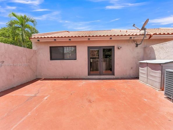 14711 SW 61st Ter, Miami FL 33193
