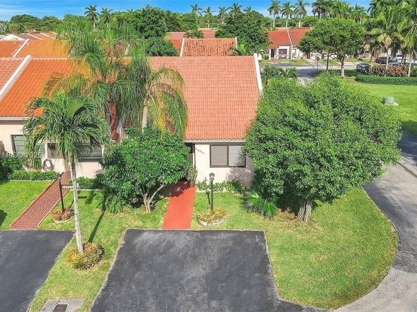 14711 SW 61st Ter, Miami FL 33193