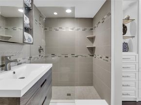 3100 NE 48th St PH6, Fort Lauderdale FL 33308