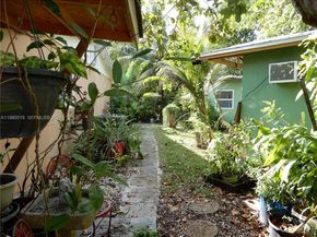 19901 SW 92nd Ave, Cutler Bay FL 33157