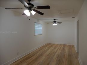 19901 SW 92nd Ave, Cutler Bay FL 33157