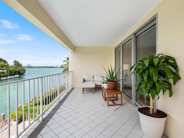 10180 W Bay Harbor Dr 3A, Bay Harbor Islands FL 33154