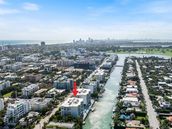 10180 W Bay Harbor Dr 3A, Bay Harbor Islands FL 33154
