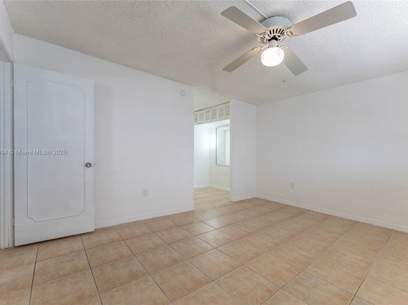 3551 NE 169th St 411, North Miami Beach FL 33160