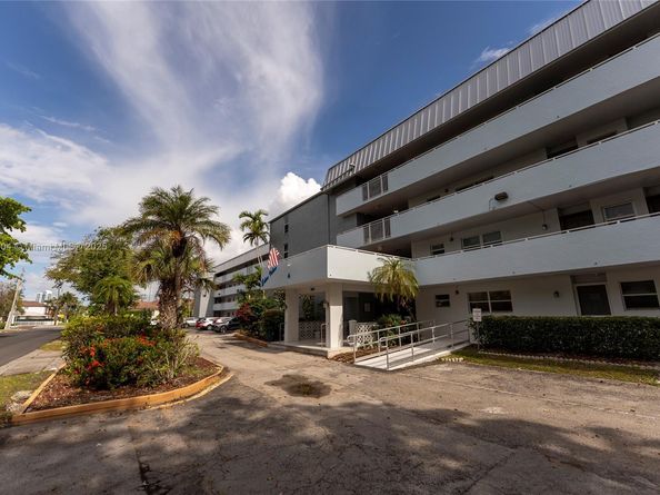 3551 NE 169th St 411, North Miami Beach FL 33160
