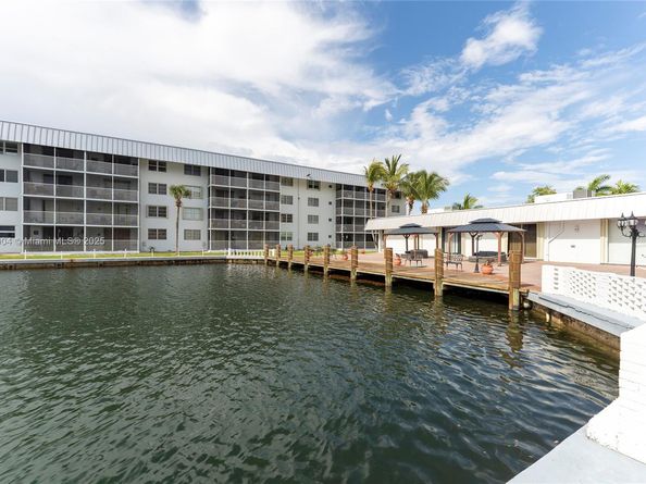 3551 NE 169th St 411, North Miami Beach FL 33160