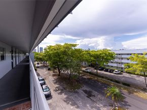 3551 NE 169th St 411, North Miami Beach FL 33160