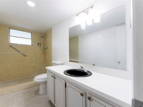 3551 NE 169th St 411, North Miami Beach FL 33160