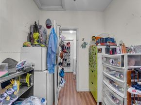 520 NW 32nd Pl, Miami FL 33125