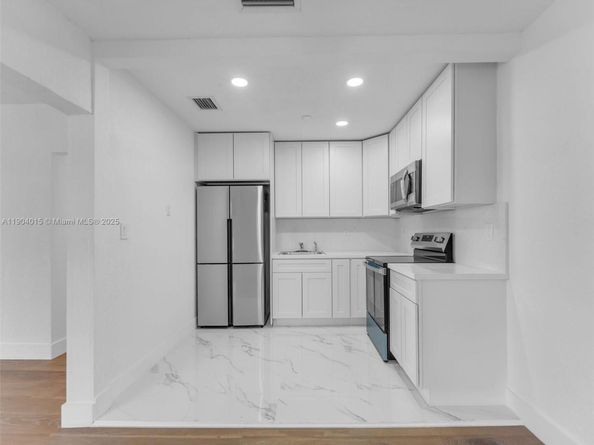 520 NW 32nd Pl, Miami FL 33125