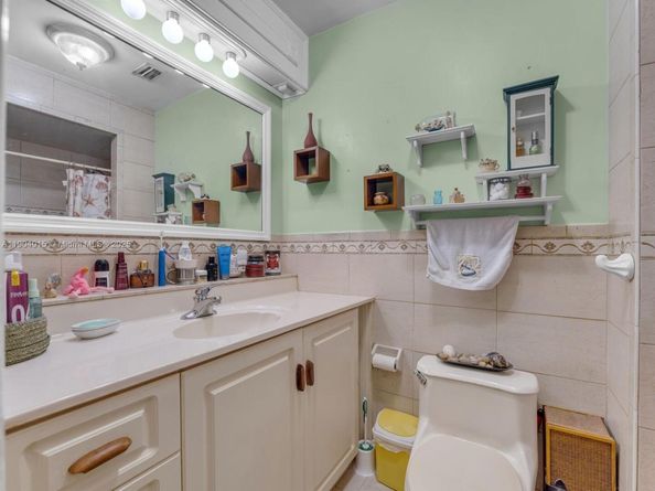 520 NW 32nd Pl, Miami FL 33125